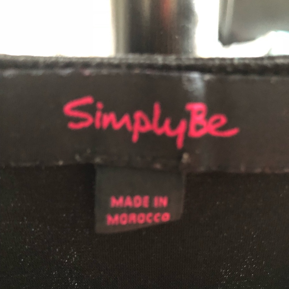 Simply be black top
